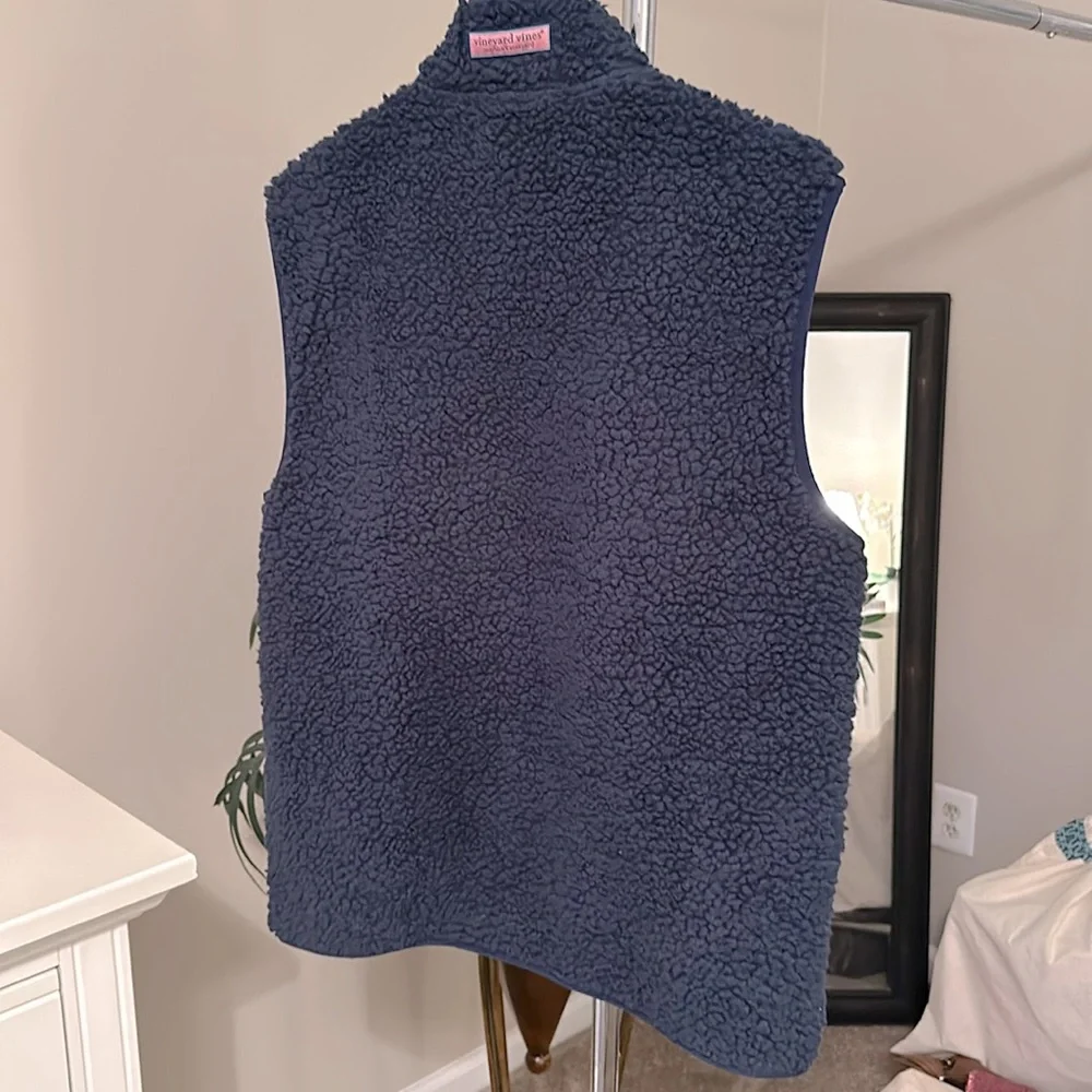 Vineyard Vines men’s fleece Vest - Picture 3 of 8